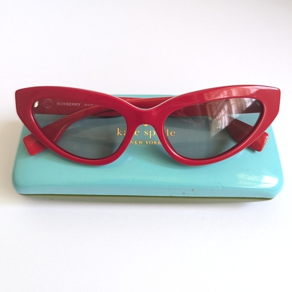 BURBERRY Cat Eye Lipstick Red Sunglasses 😍 Authentic $350 NWOT New - Picture 14 of 15